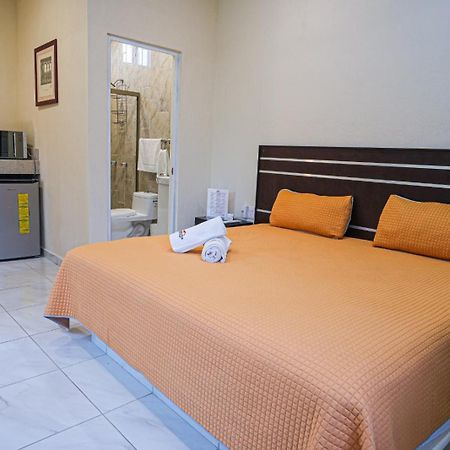 Hotel Y Suites Los Encantos سايوليتا المظهر الخارجي الصورة