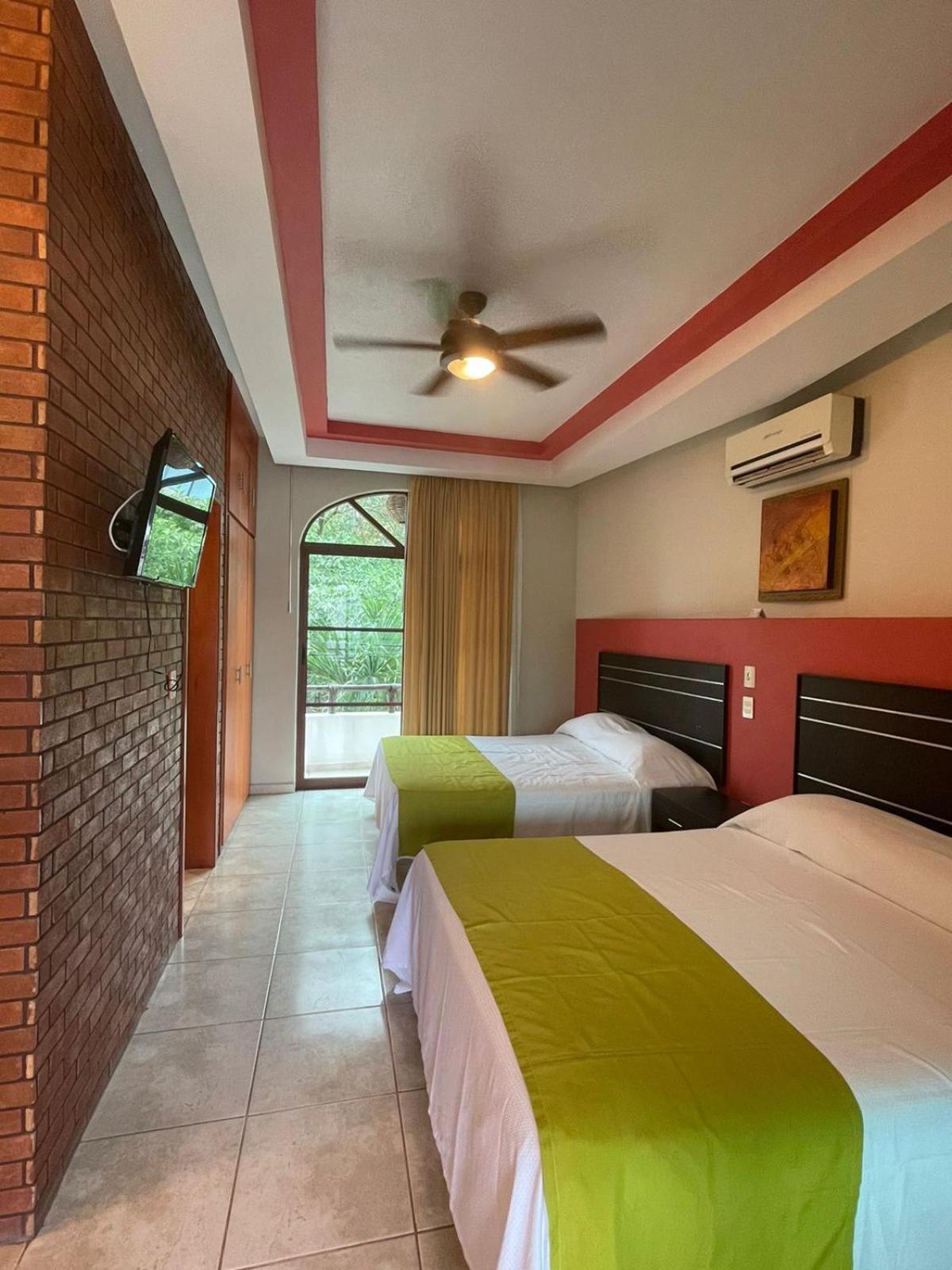 Hotel Y Suites Los Encantos سايوليتا المظهر الخارجي الصورة