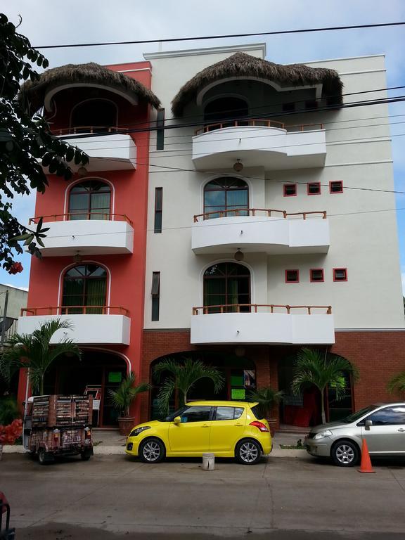 Hotel Y Suites Los Encantos سايوليتا الغرفة الصورة