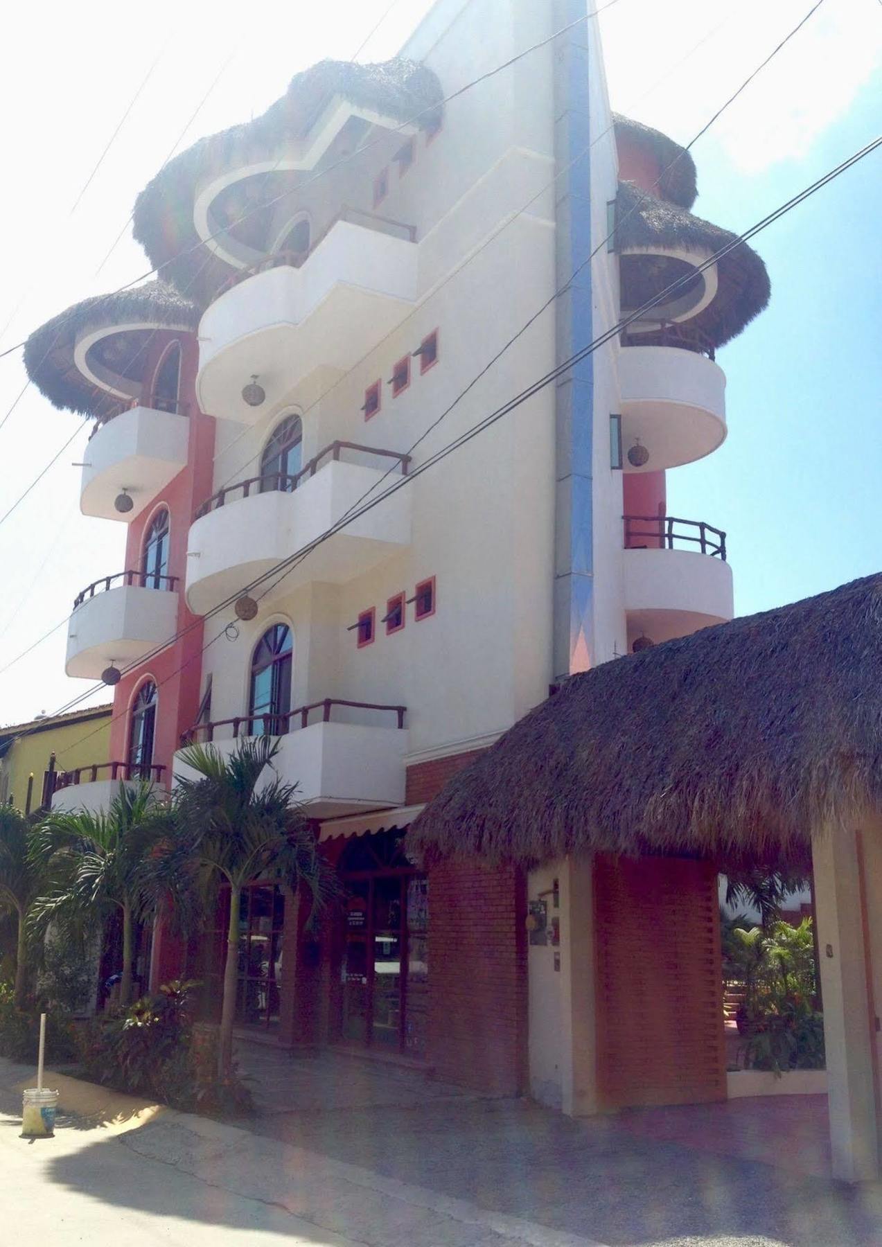 Hotel Y Suites Los Encantos سايوليتا المظهر الخارجي الصورة