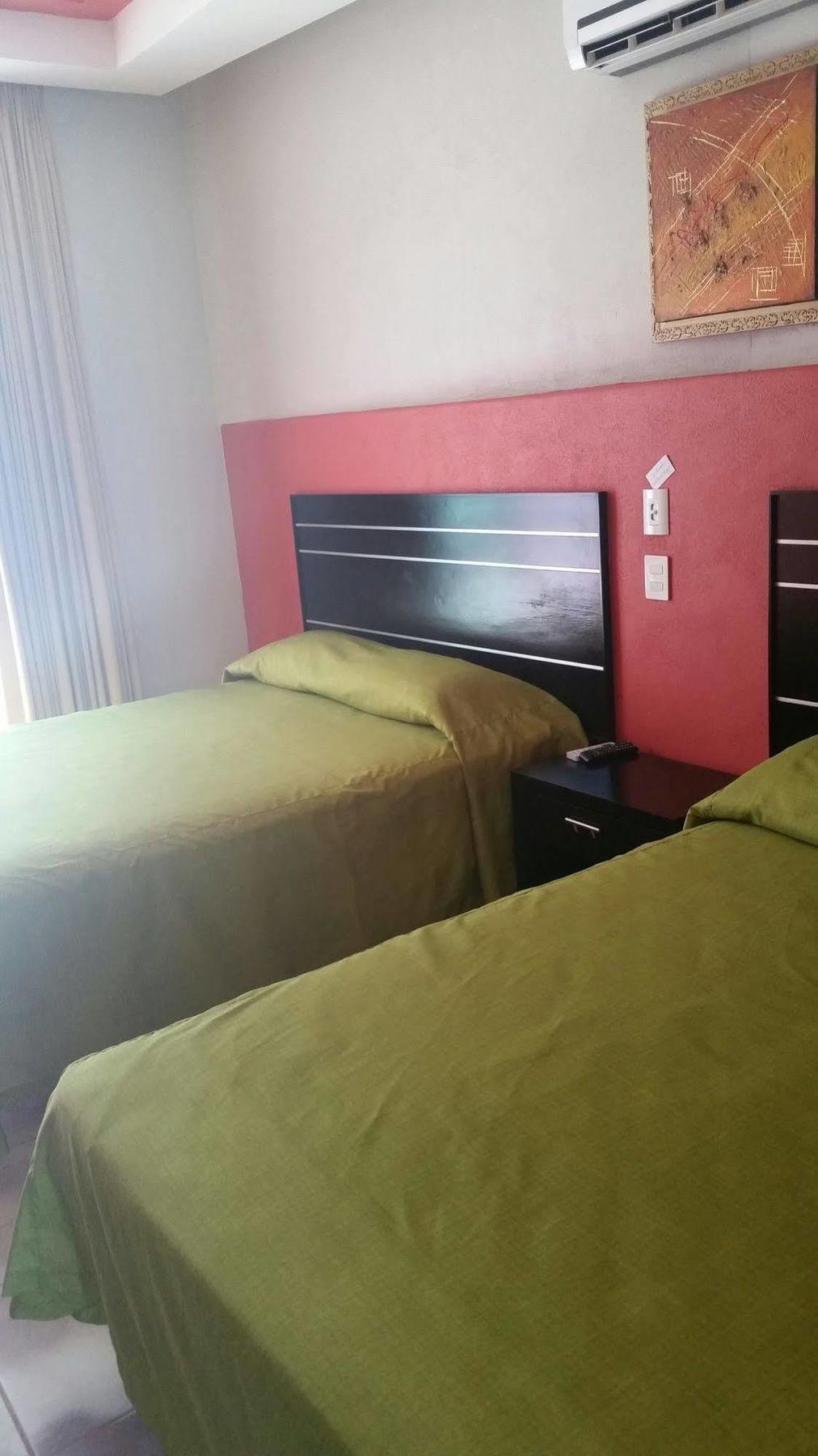 Hotel Y Suites Los Encantos سايوليتا المظهر الخارجي الصورة